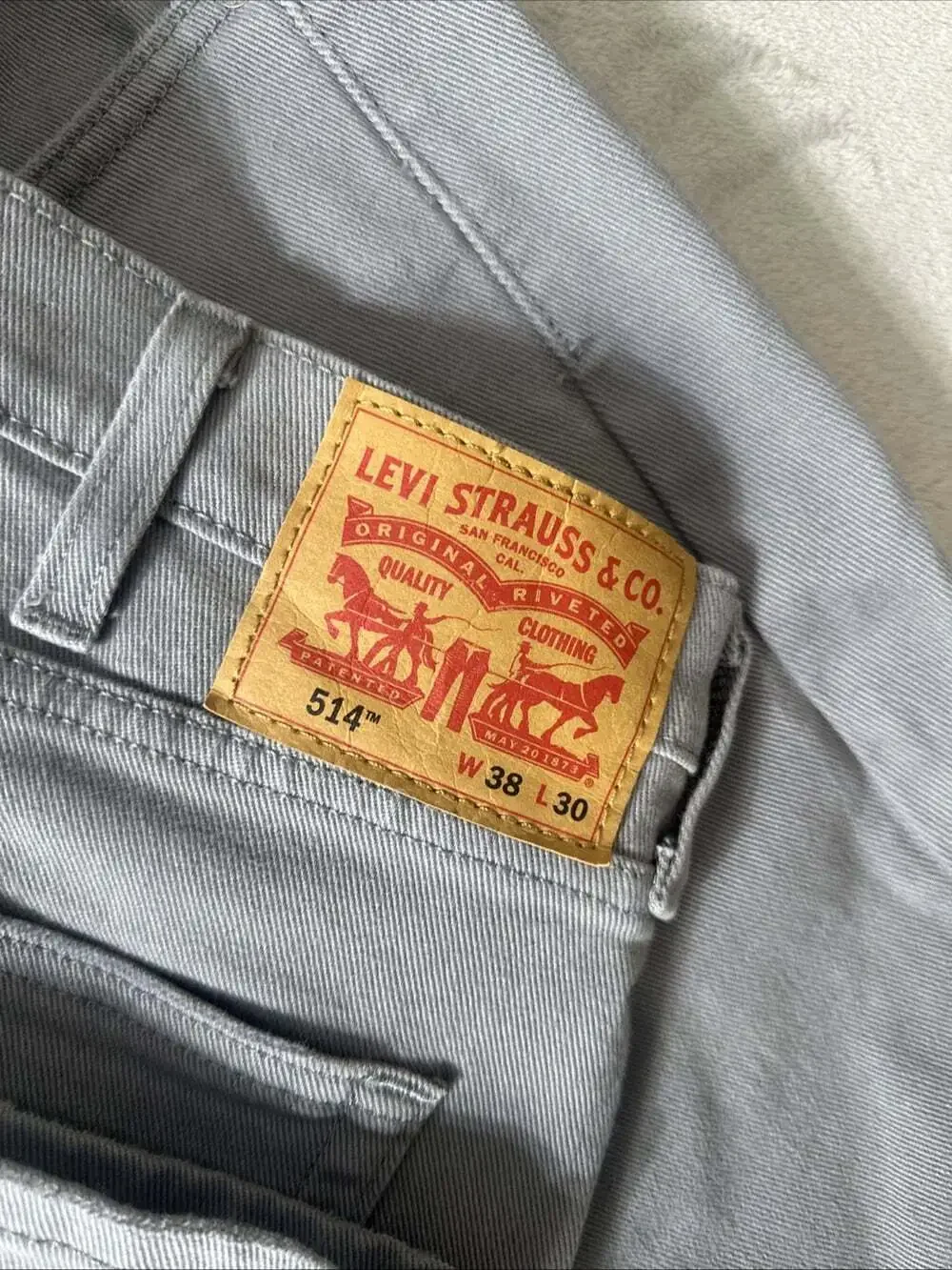 Levi’s 514 Jeans Men 38x30 Gray Straight Leg Denim Classic Fit
